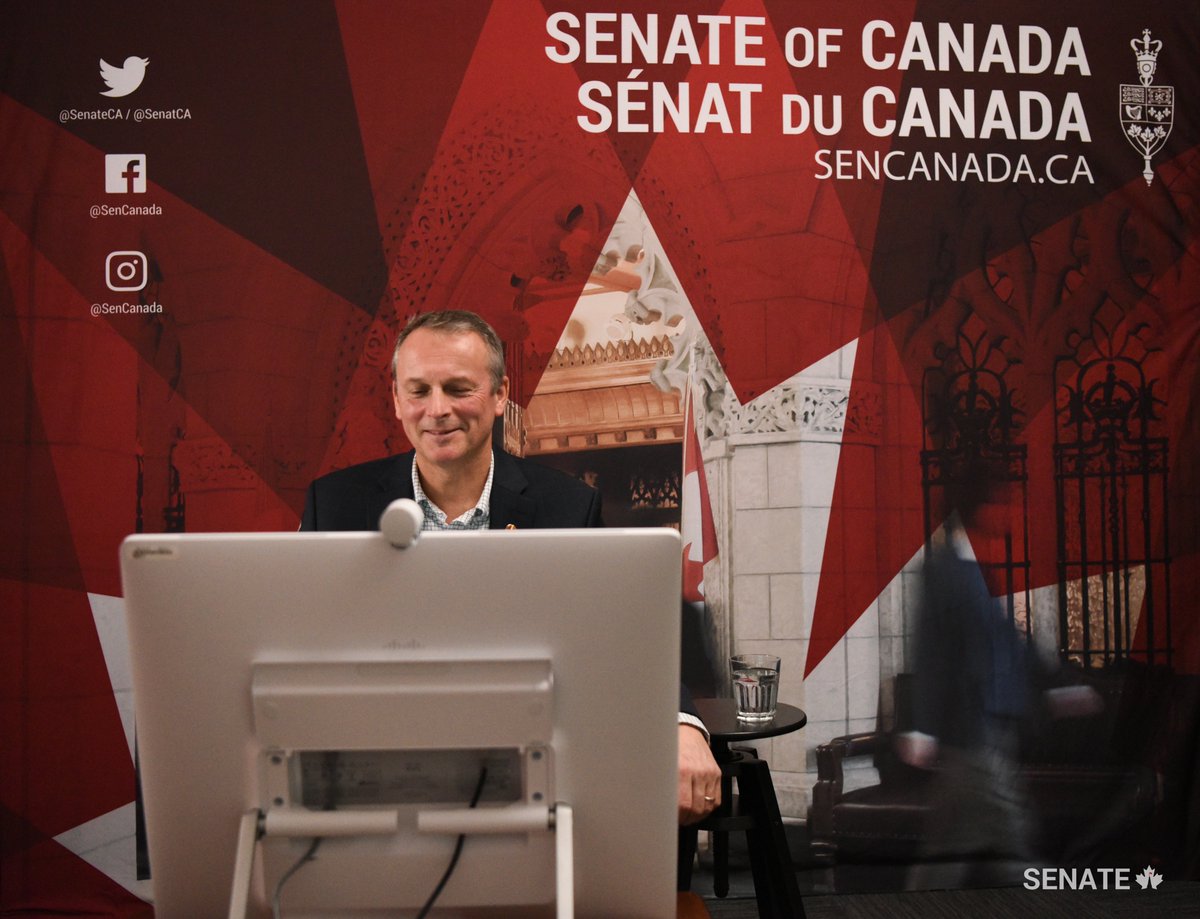 SenateCA's tweet image. Senators @wellsdavid and @SenMitchell met with 5 classes of students from #AB to #NB, simultaneously! With the help of @cgeducation, they were able to answer the students’ questions and talk about the role of the Senate. #SENgage #cdned #SenCA