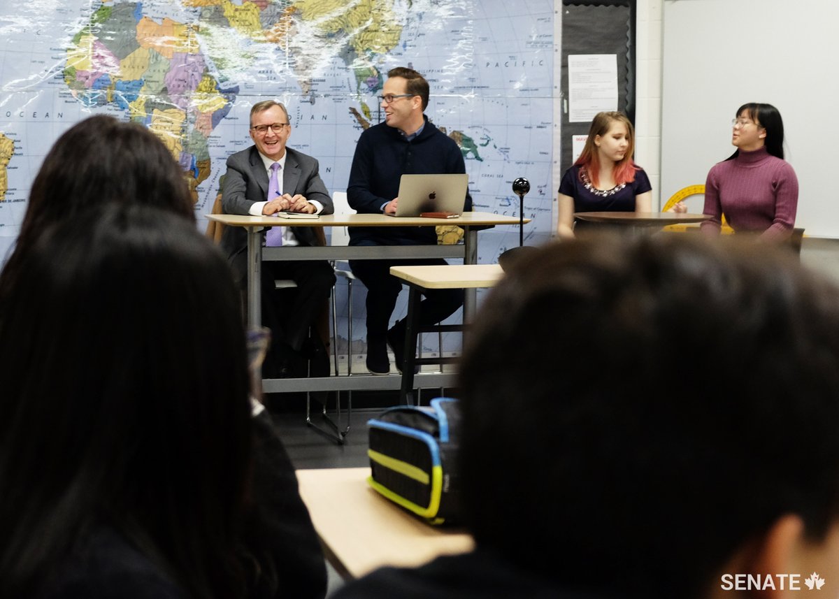SenateCA's tweet image. Senators @wellsdavid and @SenMitchell met with 5 classes of students from #AB to #NB, simultaneously! With the help of @cgeducation, they were able to answer the students’ questions and talk about the role of the Senate. #SENgage #cdned #SenCA