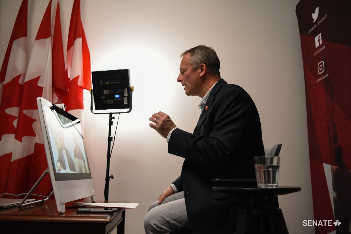 SenateCA's tweet image. Senators @wellsdavid and @SenMitchell met with 5 classes of students from #AB to #NB, simultaneously! With the help of @cgeducation, they were able to answer the students’ questions and talk about the role of the Senate. #SENgage #cdned #SenCA