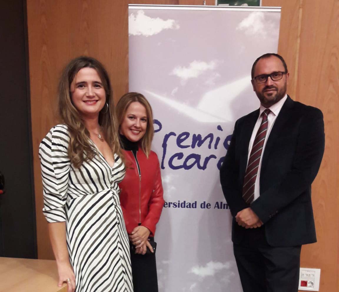 PrensaCajamar's tweet photo. La Universidad de Almería distingue a @Cajamar en sus premios #Ícaro por ser una empresa comprometida con la inserción laboral, durante el curso 2018/19 ha sido la empresa que más #estudiantes en #prácticas ha acogido.
#EmprendeUAL #EmpleoUAL
@ualmeria @CarmeloRector https://t.co/pTR1SBhkAr