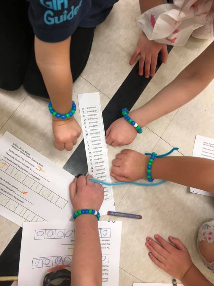 GGCOrangeville's tweet photo. 2nd #Orangeville #Sparks exploring binary code with the new @girlguidesofcan #DigitalDefenders challenge. Making initial bracelets and decoding messages. Fun and informative! @girlguidesonnv @BlackBerry @JillZelmanovits #ExperimentandCreate #DesignSpace #STEM https://t.co/RHqBHhFClK