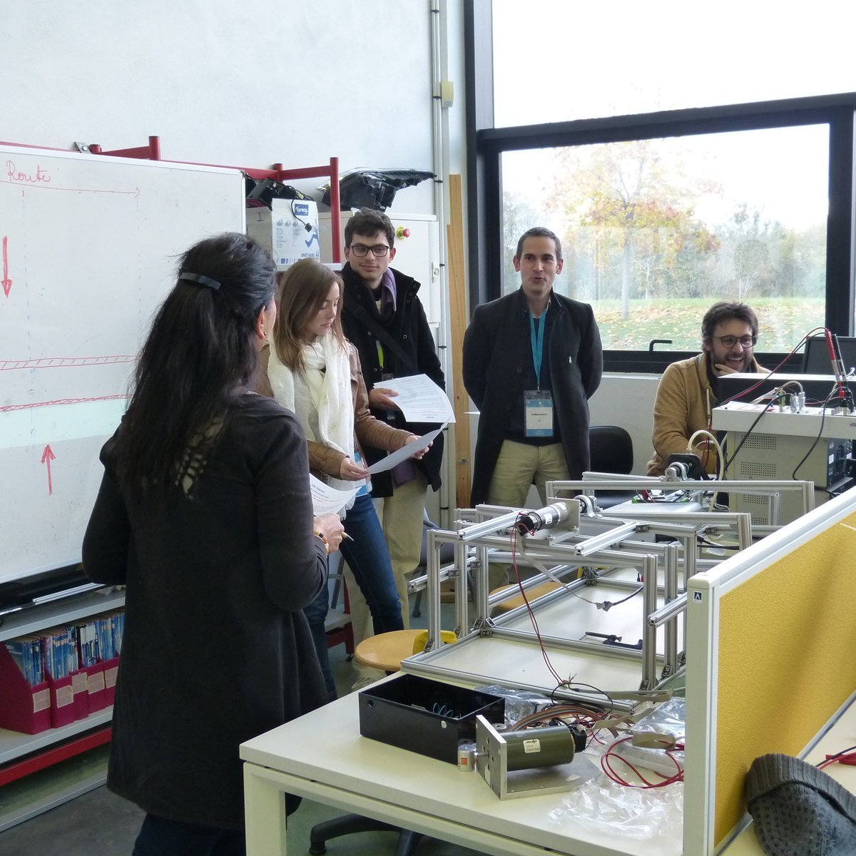 Estaca_twit's tweet photo. Les enseignants-chercheurs de l’ESTACA’LAB ont participé hier à #LabExpress, un jeu grandeur nature pour créer des synergies entre laboratoires, durant l'événement organisé par @LMTinnovation ! #NouvellesMobilités #StructuresComposites #SystèmesEmbarqués https://t.co/cawqeBZjFh