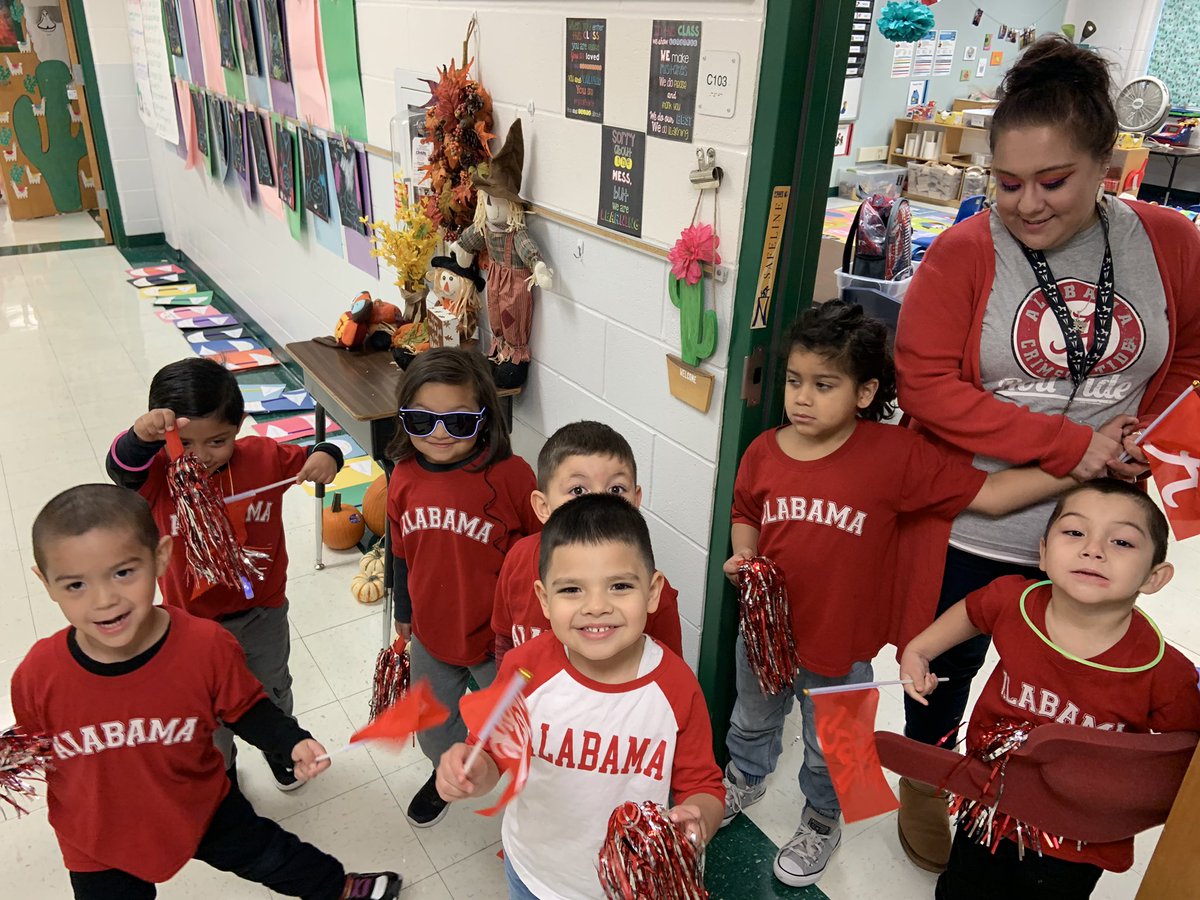BPpcd's tweet photo. My boys have Bama pride. #rolltide #collegestartsinprek #rolltidefromsanantonio #bamapride https://t.co/BZnHuIYAlf