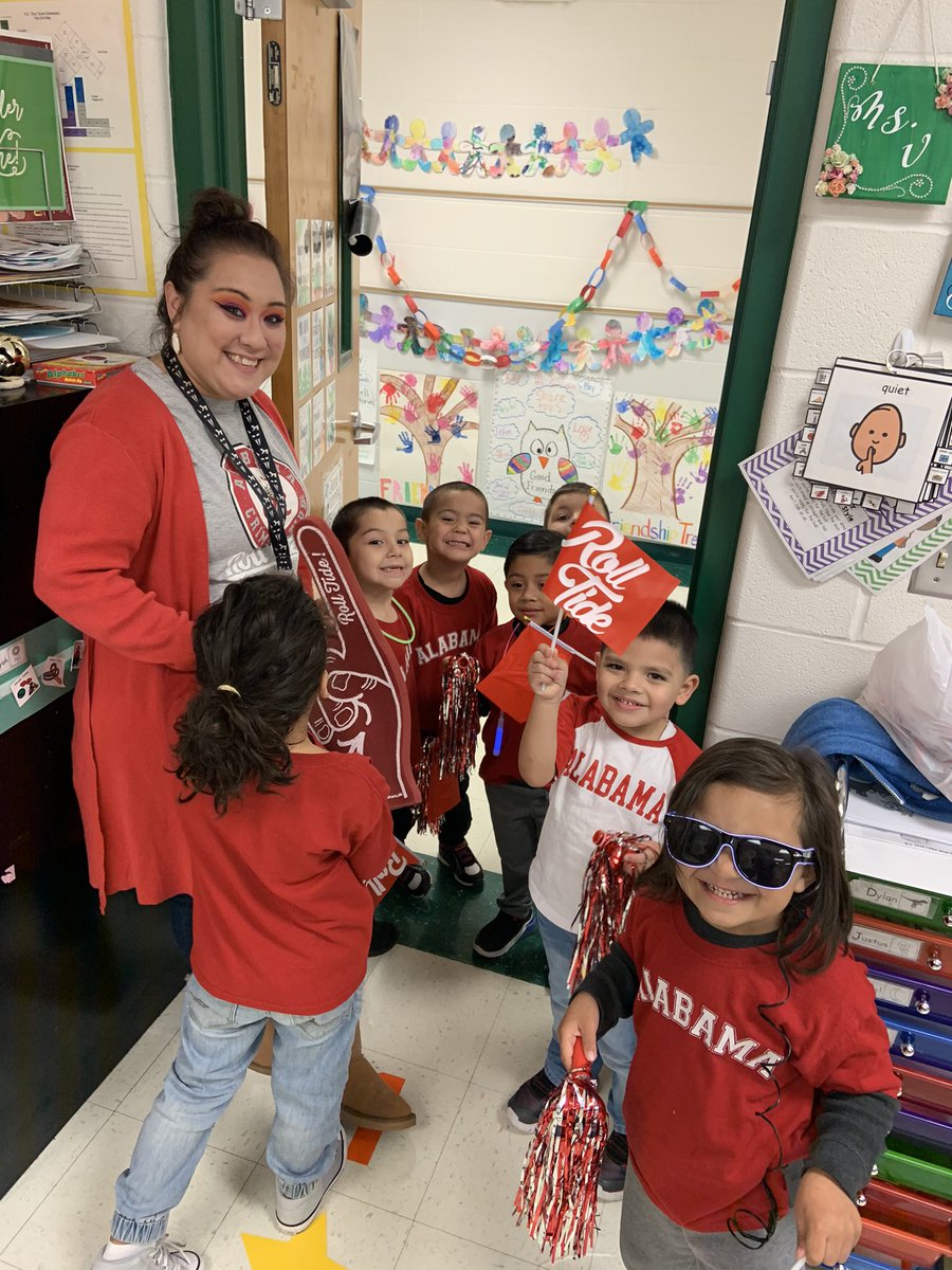 BPpcd's tweet photo. My boys have Bama pride. #rolltide #collegestartsinprek #rolltidefromsanantonio #bamapride https://t.co/BZnHuIYAlf