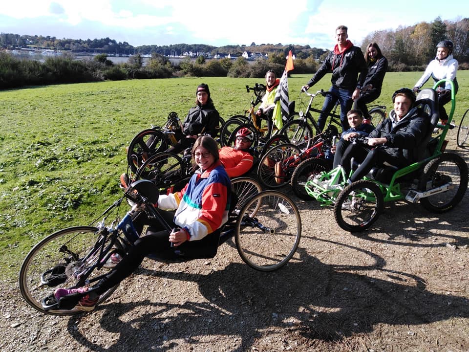 Chaudru_'s tweet photo. Découverte du #Paracyclisme pour les étudiants #StapsAPA d'Arradon🚴🏿♂️🚴🏻♀️
#morbihan #roadrunnerhandisport #ucobs #handisport #stapsAPA https://t.co/dzXBFLbY9k