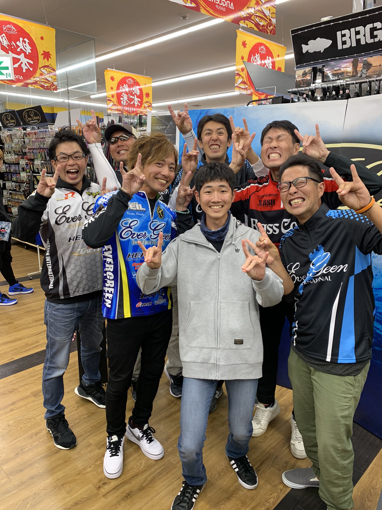 白岩 大樹 しらピー 今日はアングラーズ枚方出屋敷店で行われたエバーグリーンのイベントに行ってきました 凄く勉強になることばかりでした イベントお疲れ様でした 石井館長 石井館長のバス魂 アングラーズ枚方出屋敷店 白岩 大樹 しらピー 今日はアングラーズ枚方出屋敷店で行われたエバーグリーンのイベントに行ってきました 凄く勉強になることばかりでした イベントお疲れ様でした 石井館長 石井館長のバス魂 アングラーズ枚方出屋敷店