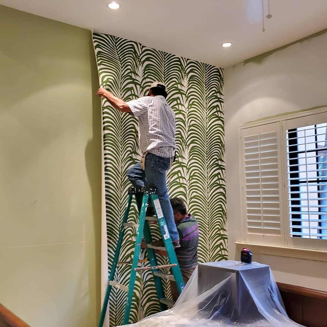 daniela_nuila's tweet photo. Lots of activity this week for this project. Wallpapers, floors and paint.... yes, please!🙂

#interiordesign #miami #coconutgrove #lovedesign #designer #wallpaper #palmwallpaper #zebrapalm fschumacher https://t.co/A0IsT2Rchw