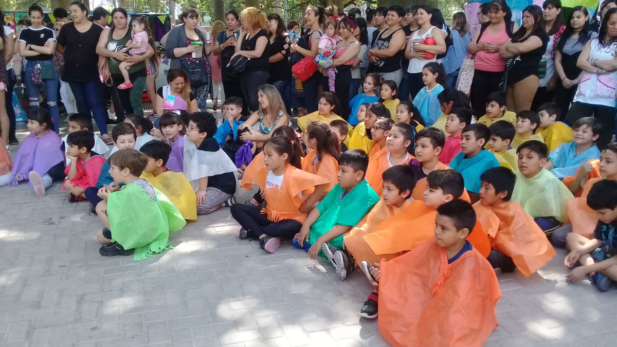 Actebar71's tweet photo. Hoy hermosa muestra de la Educación en San Martín abierta a la comunidad Muchos proyectos de Feria de Ciencias!! Socialización, intercambio y aprendizaje!! @acteba  @CarolitaR @rafaperezok @jregion7 https://t.co/a2GngO3Q4U