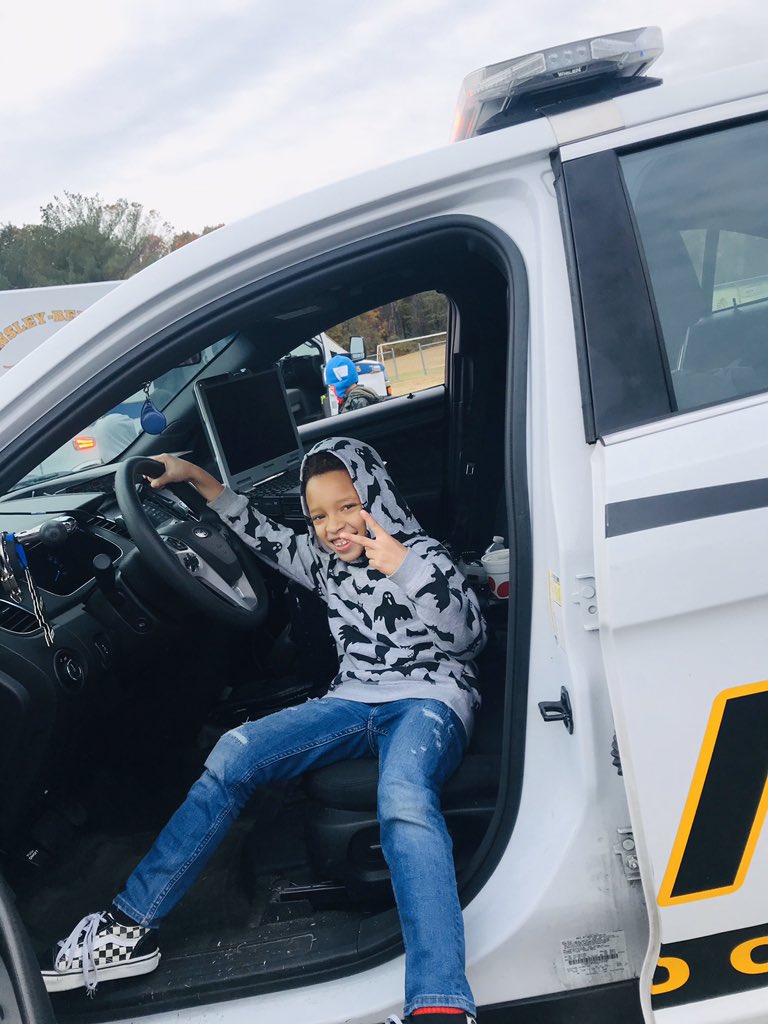 cwalk104's tweet photo. Beep beep! 🚔🚨 https://t.co/uSc8s8HgfA