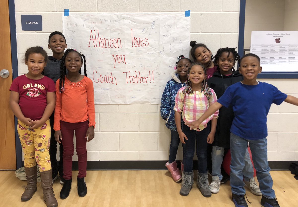 Thank you to Mrs. Kidd and Mrs. Warren’s classes for being sunshine on this rainy day! @ATKBears <a href="/GriffinSpalding/">Griffin-Spalding K12</a> #teachershelpingteachers