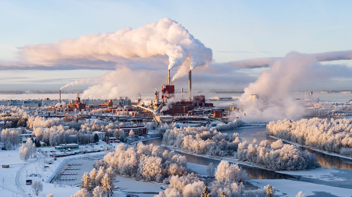 miichaeljames's tweet photo. Oulu, Finland. Frame from a new Piacere short film. Shot on @DJIGlobal Inspire 2 + Zenmuse X7 35mm https://t.co/kEHHLQJrmY
