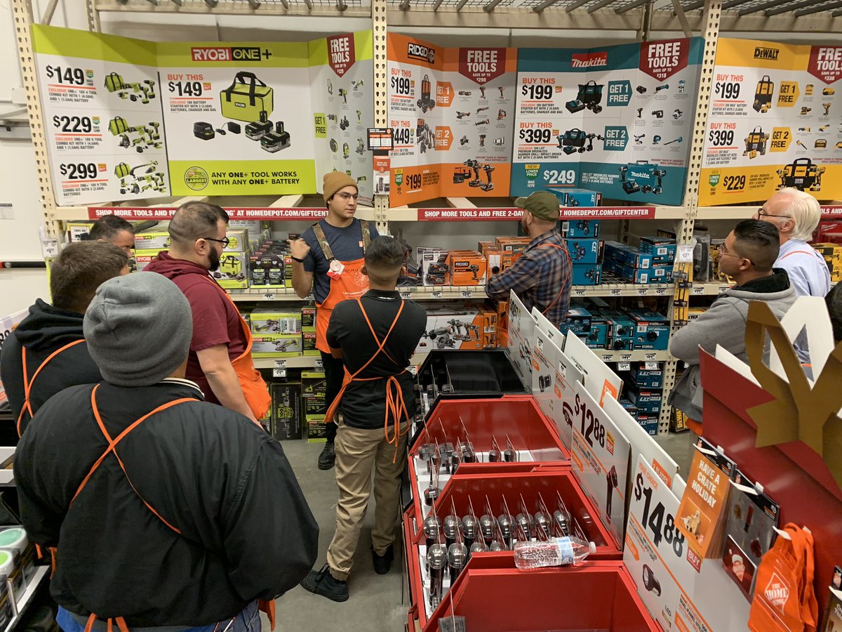 63_levy's tweet photo. Morning PK with Jeremy on portable power and BOGO👍@Fuerstenberg15 @raulmor78730856 @Yolanda_8523 https://t.co/ftcUncrFZi