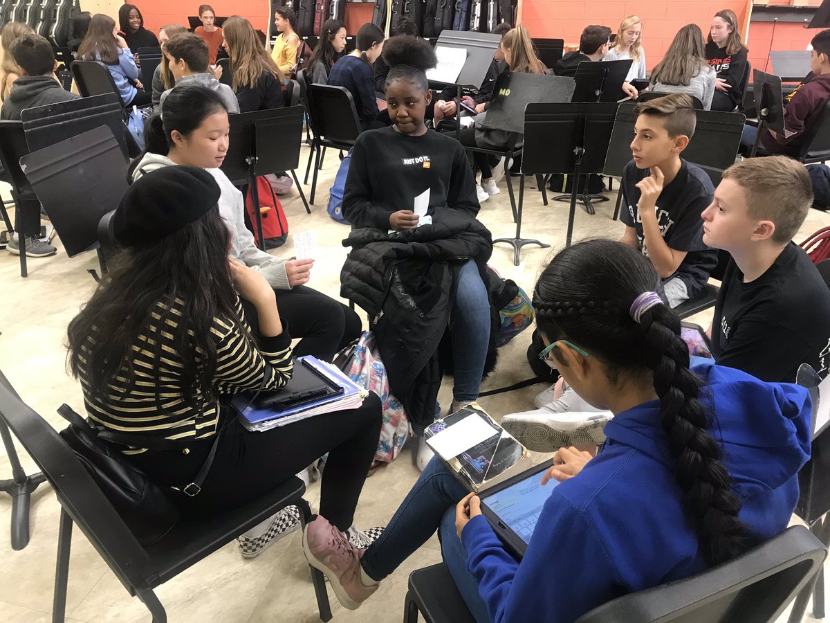 dsmithela's tweet photo. Now that's a good book!  Students in Ms. Comeau's class join my class to share a little about a good book they read recently. https://t.co/mHKH2satGL