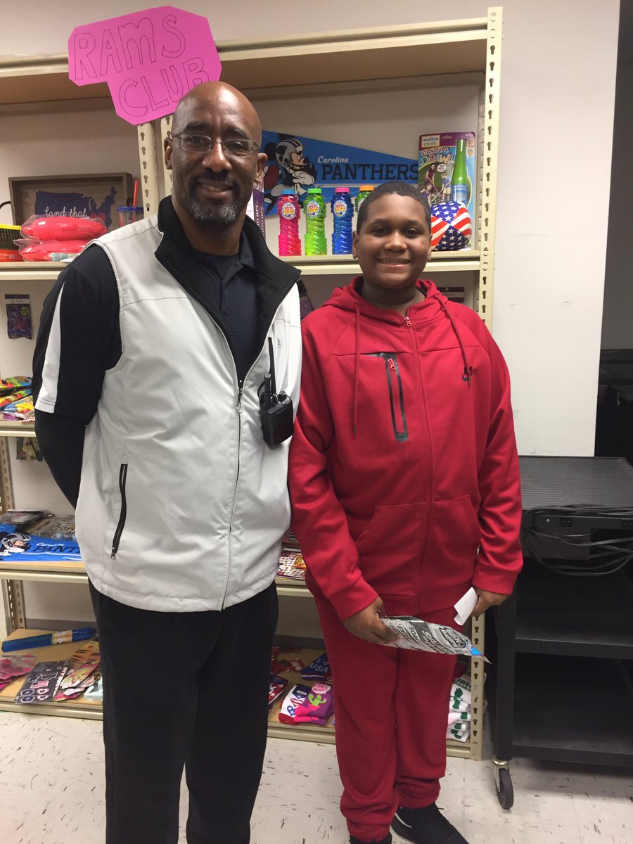 Brogden_MS's tweet photo. Brogden Middle Rewards Behavior 🐏 #weeklybehaviorcore 🐏 #rambucks 🐏 #ramsclubstore Respect 👏Positive Behavior 👏Make Wise Decision👏Self Responsibility https://t.co/kvWCnybuhG