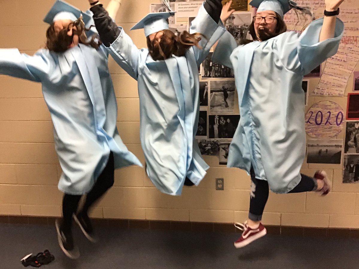 DBYYearbook's tweet photo. Working on some purposefully posed pics today. https://t.co/EQEc2Hjl2K #endsheets #yearbook #jostensyearbooks #jostens #yearbooklove #Graduation https://t.co/uvRTvBlybp