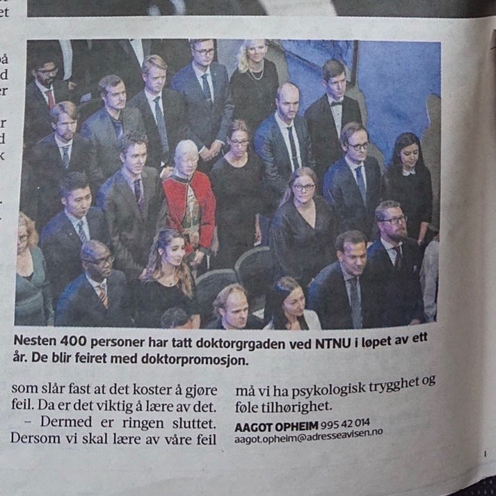 KineNorheim's tweet image. Denne uken var det doktorpromosjon på @NTNU og i dag debuterer jeg i @adresseavisen 🎓 Stas å få diplomet høytidelig overrakt, å få snakke om PhDen og hva som skal til for å lykkes med innovasjon, og hvordan vi setter forskingen ut i praksis i @NExTdigitalAS 🙌🏼