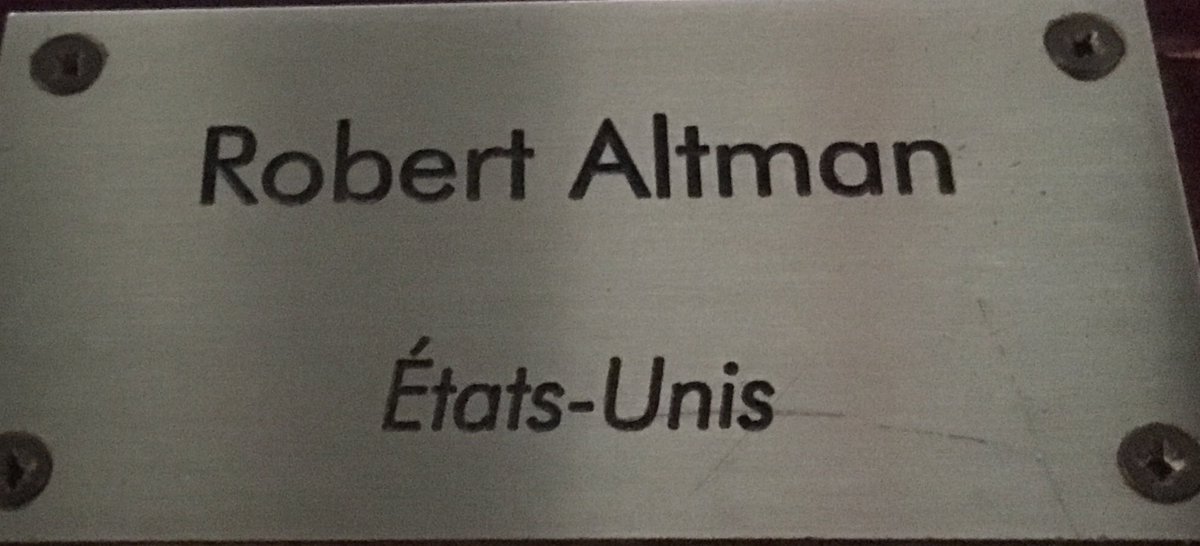  #LesCinéastesDuHangarRangée 8169 - ROBERT ALTMAN20 février 1925 - 20 novembre 2006(U.S.A)- M.A.S.H (70)- John McCabe (71)- Le Privé (73)- Nashville (75)- Popeye (80)- The Player (92)- Short Cuts (93)- Cookie’s Fortune (99)- Gosford Park (01)- The Last Show (06)