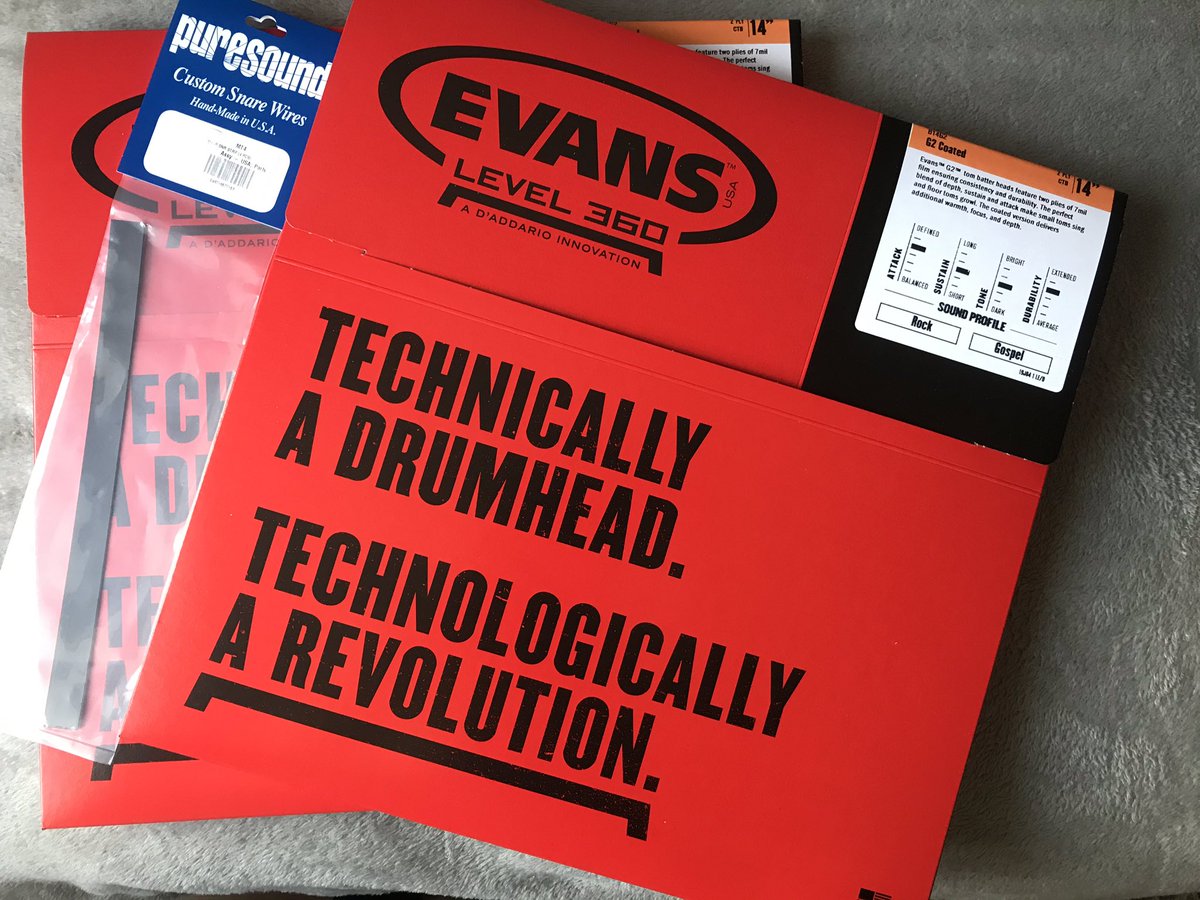 greeniedrums's tweet photo. Goodies from @EvansDrumheads 🥳
#evansdrumsheads #daddario #puresoundsnarewires #drumhead #drumheads #level360 https://t.co/Ycch1dEnrh