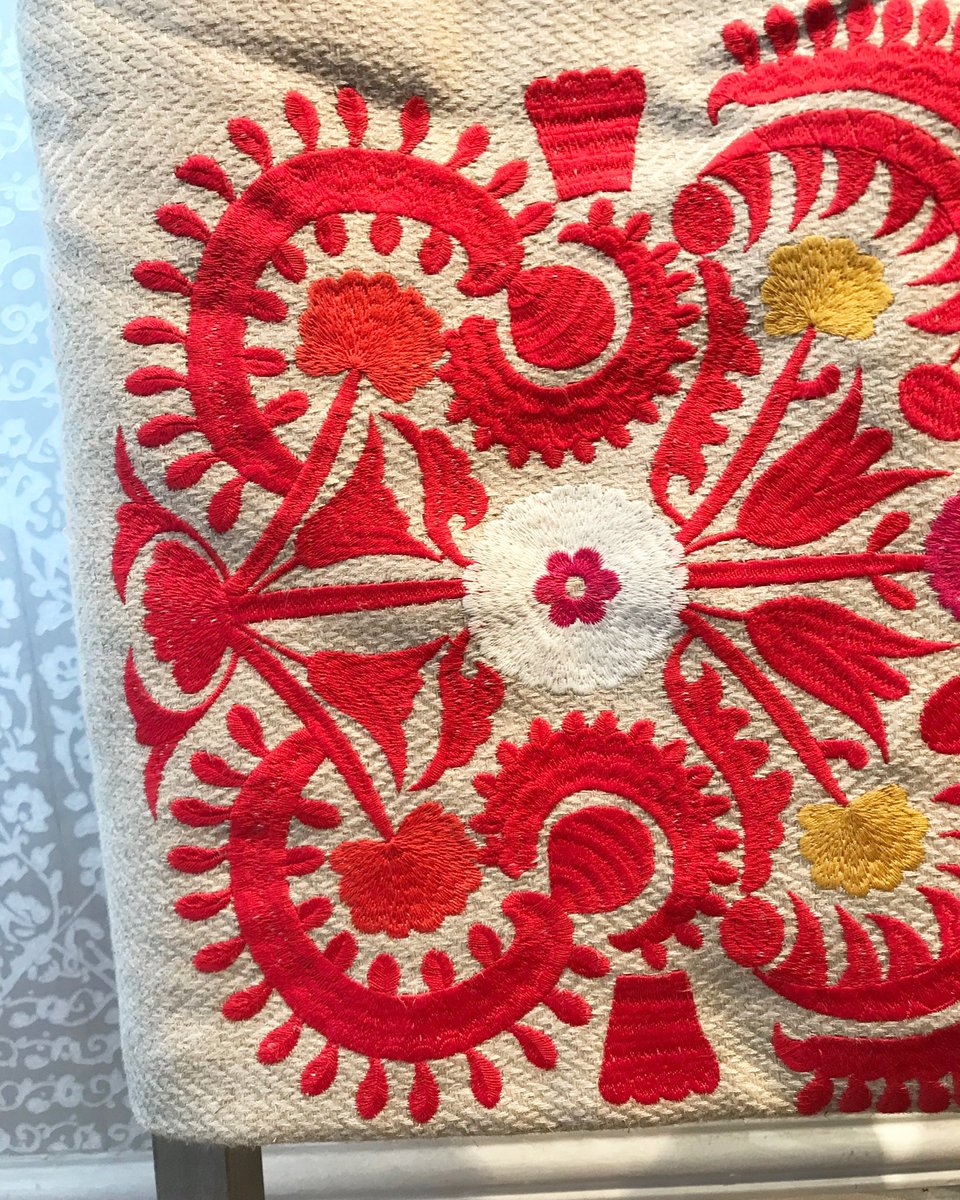annehaimes's tweet photo. This stunning material from Manuel Canovas caught a lot of attention in our Studio, the bold red and gorgeous embroidery, come to our studio to check out all our other stunning fabrics! 
.
.
.
#manuelcanovas #embroidery #redpattern #yellow #orange #textilecolour #floralembroidery https://t.co/4vxknHMpZ6