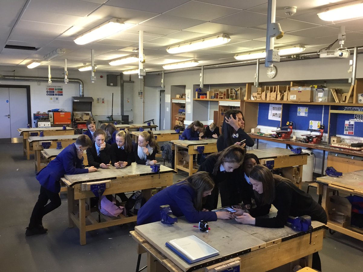 missblair_dt's tweet photo. S1 Technologies and Higher D&M reinforcing their knowledge this week with Quizlet Live! Youβre never too old for some competitive team based learning π€© @LHSgetsdigital @LHSTechnologies #lhsgetsdigital #quizletlive #digitallearning https://t.co/nGIIT27tn0