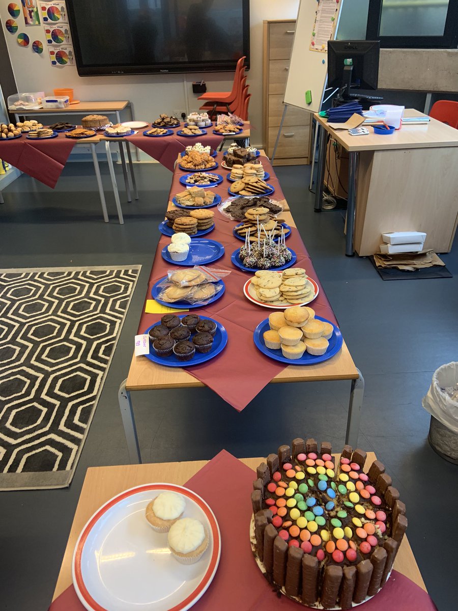 RedPartnerships's tweet image. We are looking forward to enjoying the delicious cakes and raising money for our School charity, what a lovely way to end our wellbeing week! @Redcliffe_HM @greatbbakeoff @BritishBakeOff @RedcliffeSchool #RedcliffeSchool #RedcliffeEnrichment