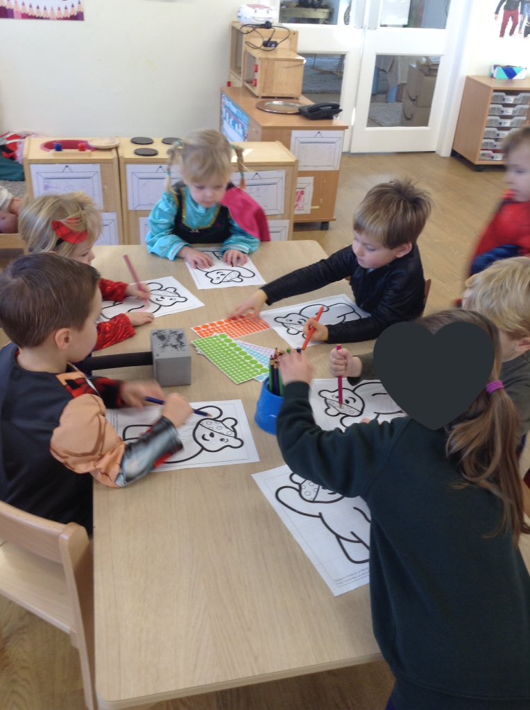 Busy Pudsey Bear Day in Badgers!!! <a href="/ashbridgeschool/">Ashbridge School</a> 😊👫🎨☀️🍁