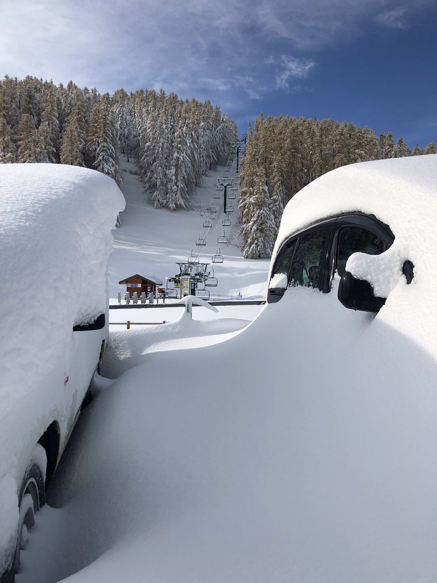 VALBERGAlpesSud's tweet photo. Une belle journée en prespective ❄️ ☀️ #lovevalberg https://t.co/HMir0xGH3e