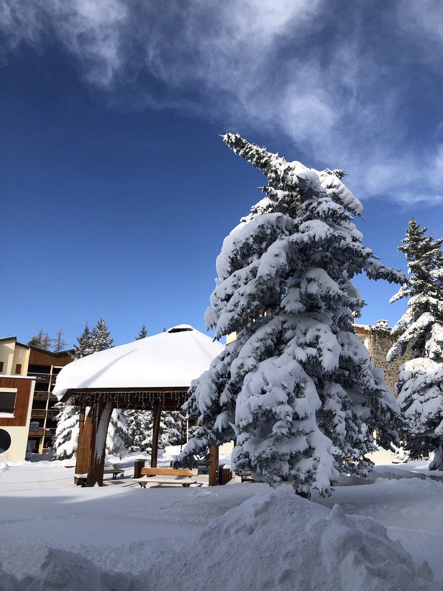 VALBERGAlpesSud's tweet photo. Une belle journée en prespective ❄️ ☀️ #lovevalberg https://t.co/HMir0xGH3e