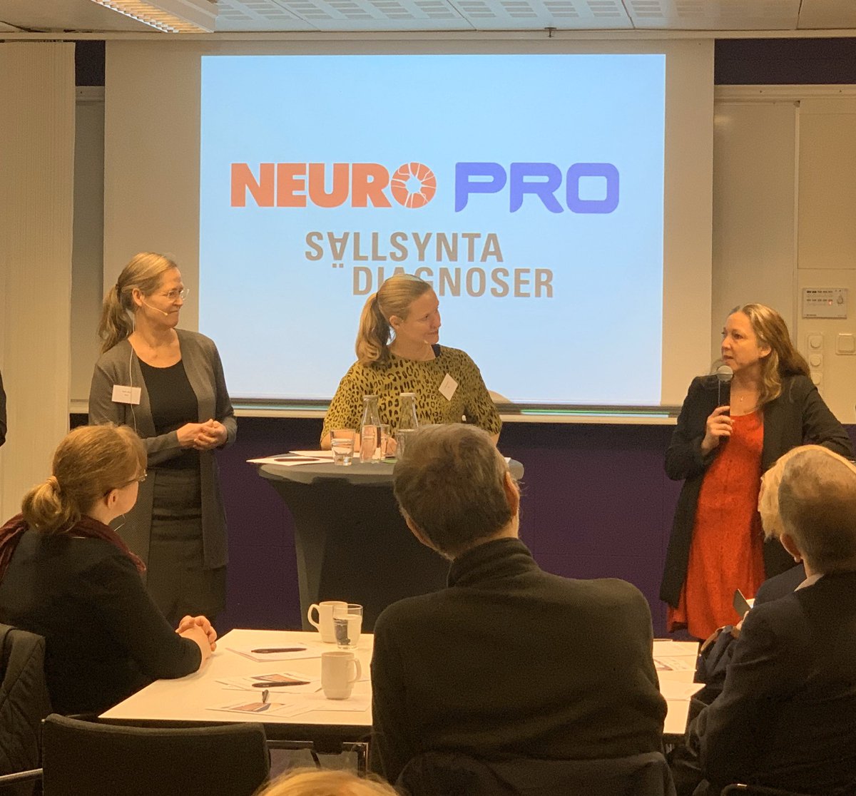 Idag är det utbildning för bättre patient- och brukarsamverkan. Myndigheter och företrädare diskuterar ökad samverkan. #bättresamverkan  #förhuvudsaken