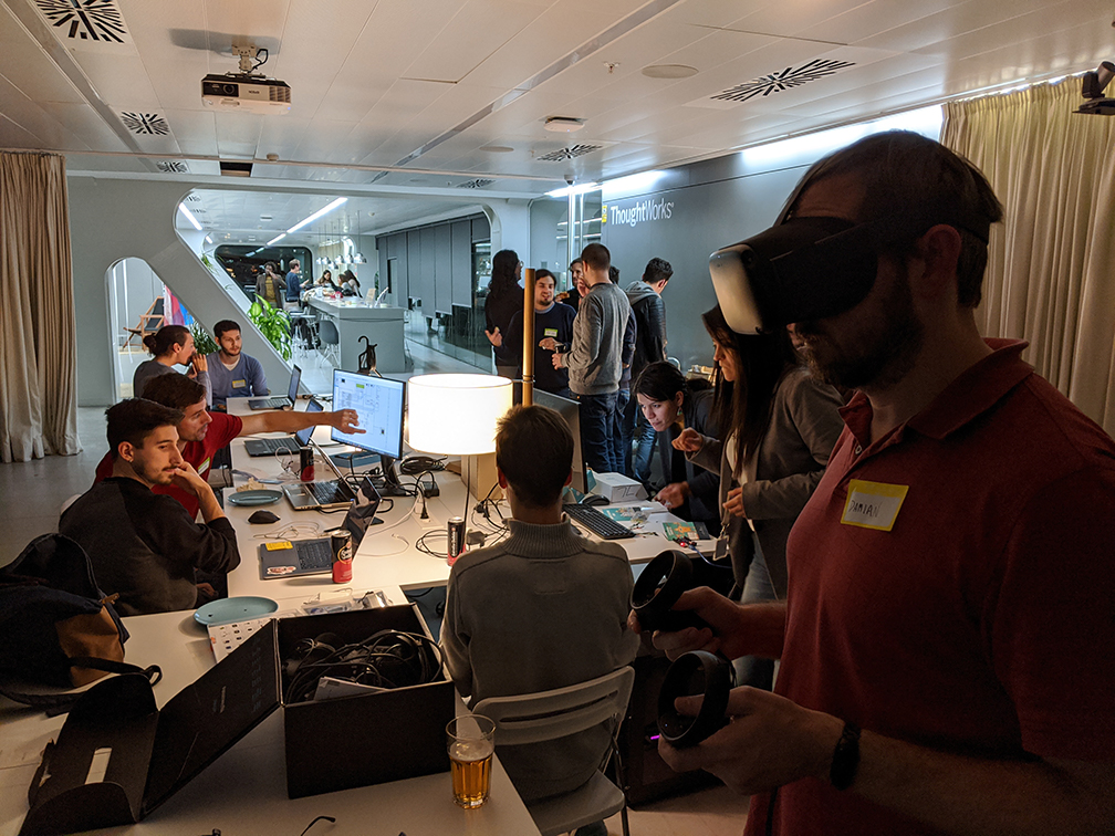hardwarehacklab's tweet image. Some photos from last Wednesday #HardwareHackLab in @ThoughtWorksESP #Barcelona 

Join us next time meetup.com/Hardware-Hack-…