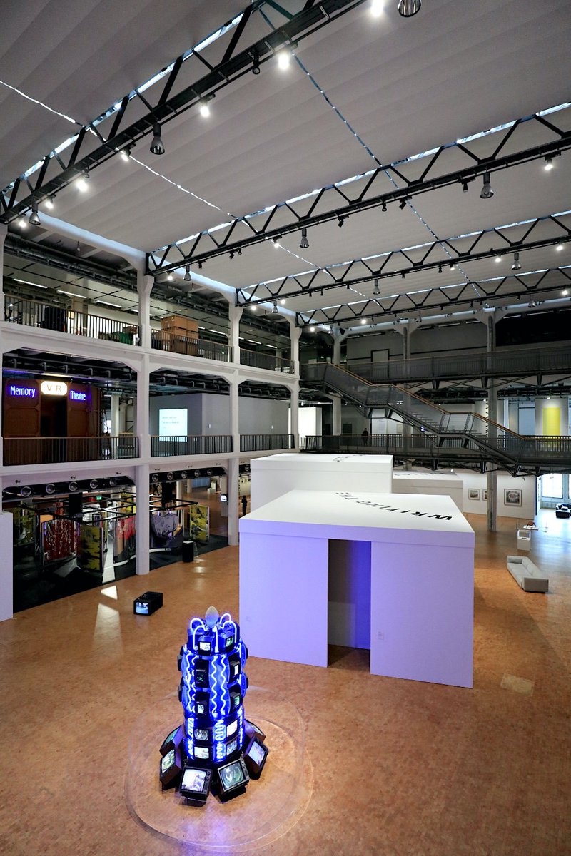 Die Ausstellung "Writing the History of the Future – Die Sammlung des ZKM" ist Teil der Feierlichkeiten rund um das 30-jährige Bestehen des Zentrum für Kunst und Medien in Karlsruhe. Foto © Jan Dimog