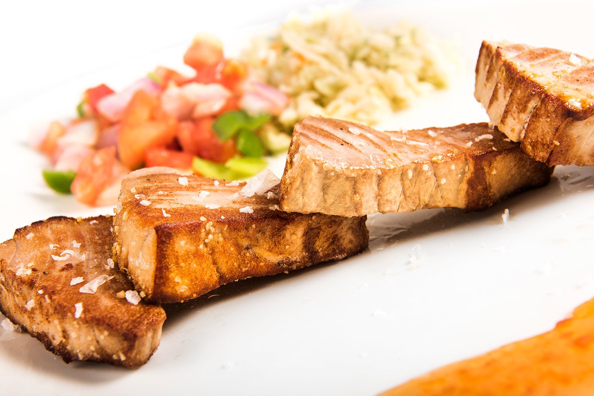 venta_esteban's tweet photo. ¡¡Platos como estos os esperan este fin de semana en Venta Esteban!! 😍
------
#FindeSemana #Restaurante #VentaEsteban #Pescados #Carnes 
📞 956 31 60 67
🌍 https://t.co/RtTX50IMzf https://t.co/z7tNHqO18n