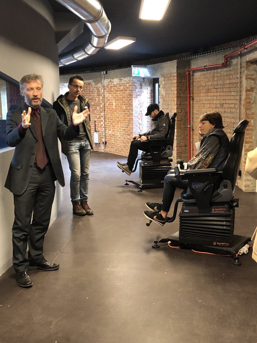 PrFesrER's tweet photo. Dentro al #laboratorioaperto di #Ferrara dove un luogo di grande valore storico per la città diventa spazio di inclusione e sperimentazione digitale per tutti i cittadini #FondiUe #PorFesrER @RegioneER https://t.co/tsFeNsceYa