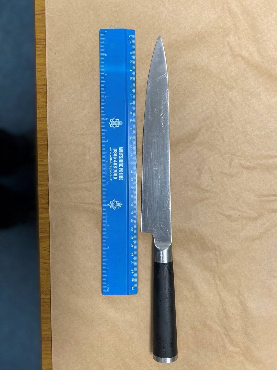 wiltshirepolice's tweet photo. We seized this knife and arrested a man in Royal Wootton Bassett High Street last night.

Thank to the members of the public who reported their concerns which led to this swift arrest.

https://t.co/PYdz1Qpm3P https://t.co/7EQhE8jDhP