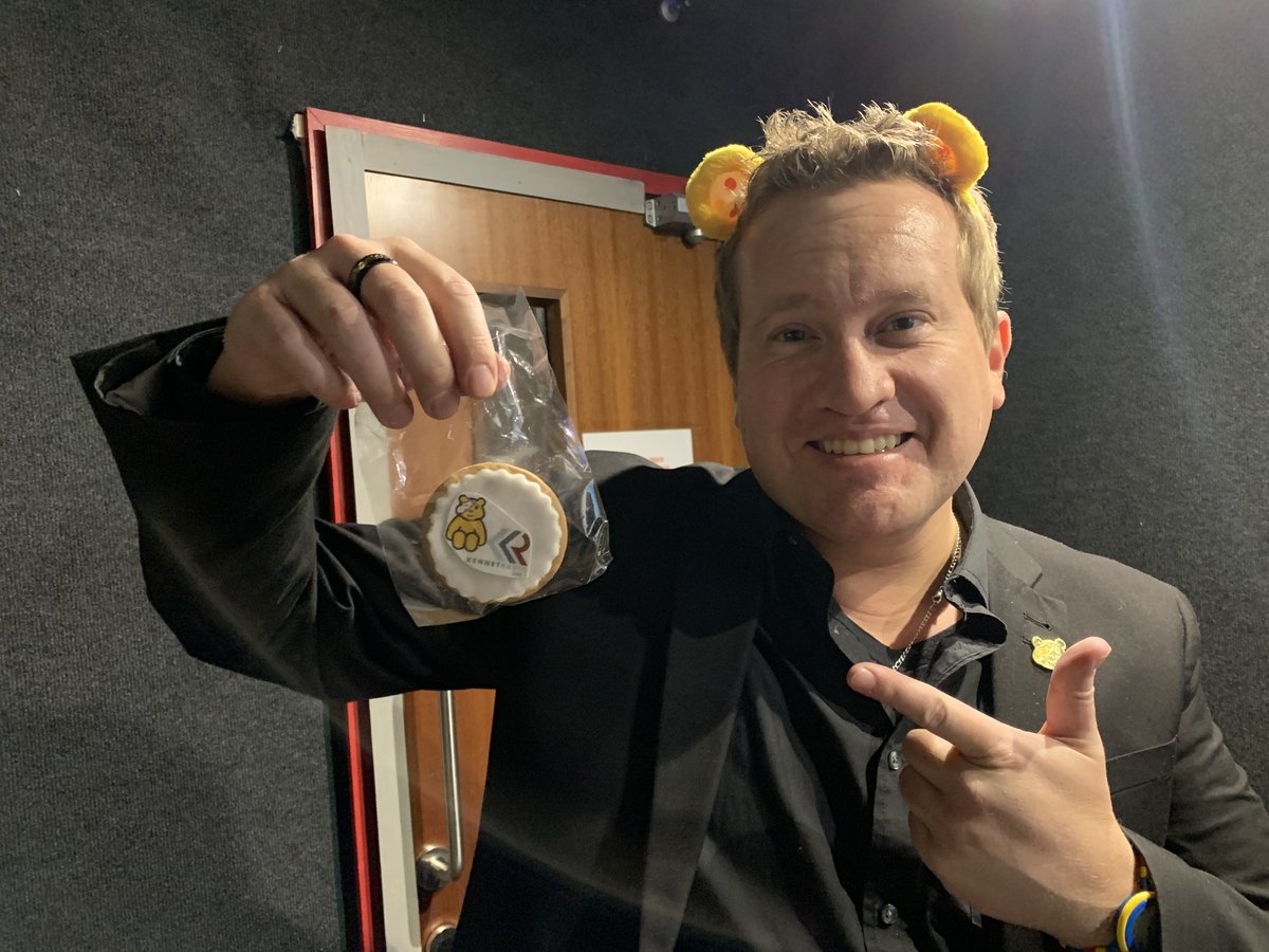 RustyAndBungle's tweet photo. Mum’s our giving away biscuits in return for donations! Find her in #Newbury town centre @KennetRadio #cin2019 https://t.co/Hs6WZNmyMg