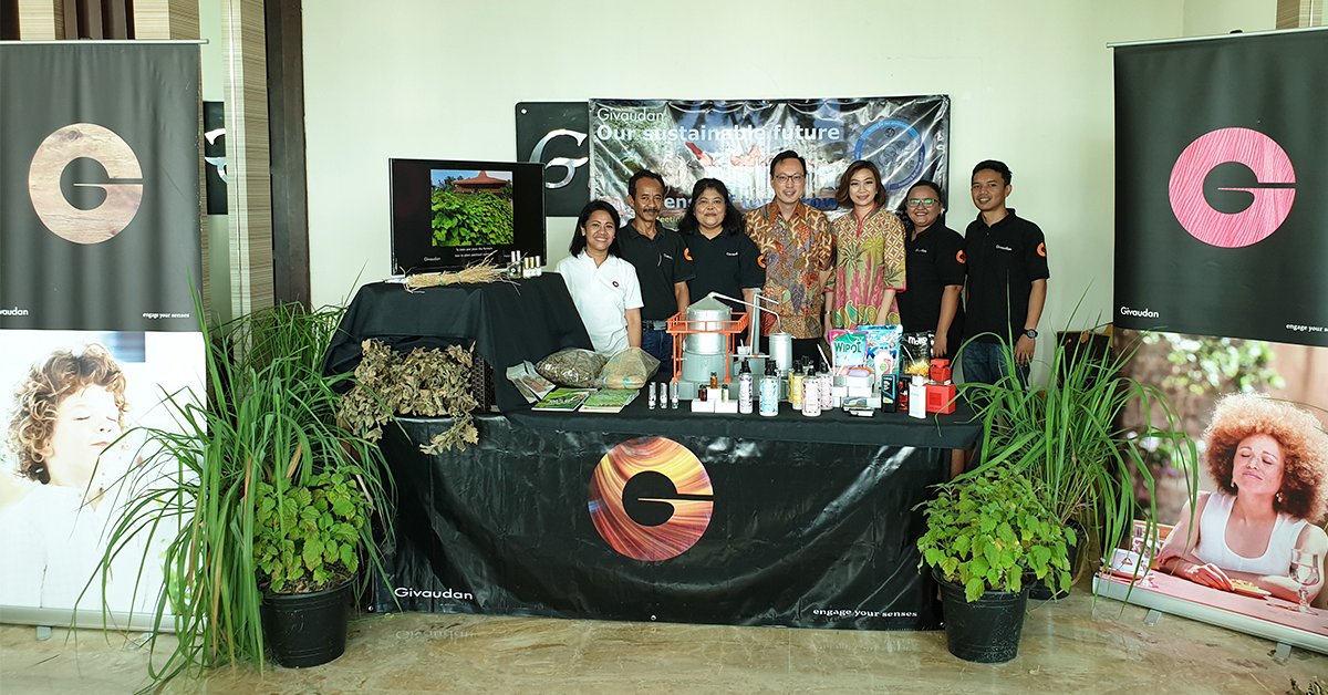 Givaudan's tweet photo. We’re excited to join the Indonesia Ministry of Agriculture together with the @FAO to talk about our strong partnership with #patchouli farmers and producers and to sign a Memorandum Of Understanding for further collaboration. #sustainability #ASenseofTomorrow https://t.co/58WlCWwHfJ