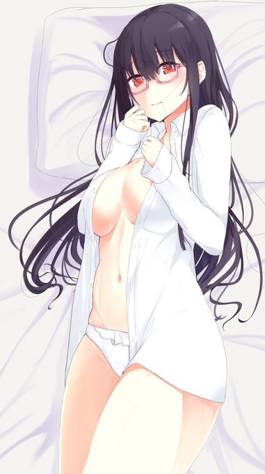 少し前に描いた眼鏡の女の子です☺️✨ 