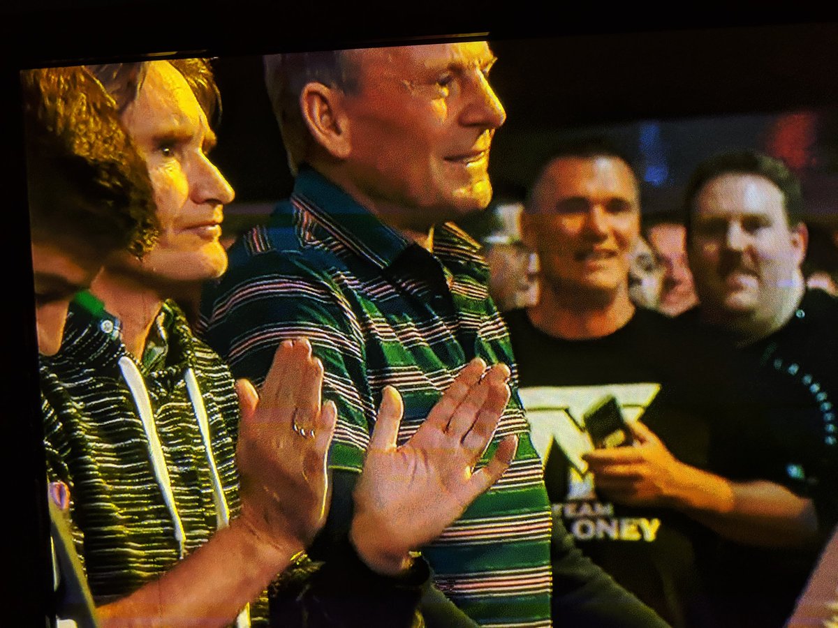 sportsbetcomau's tweet image. Sam Newman with his stunt double
#CodeWar