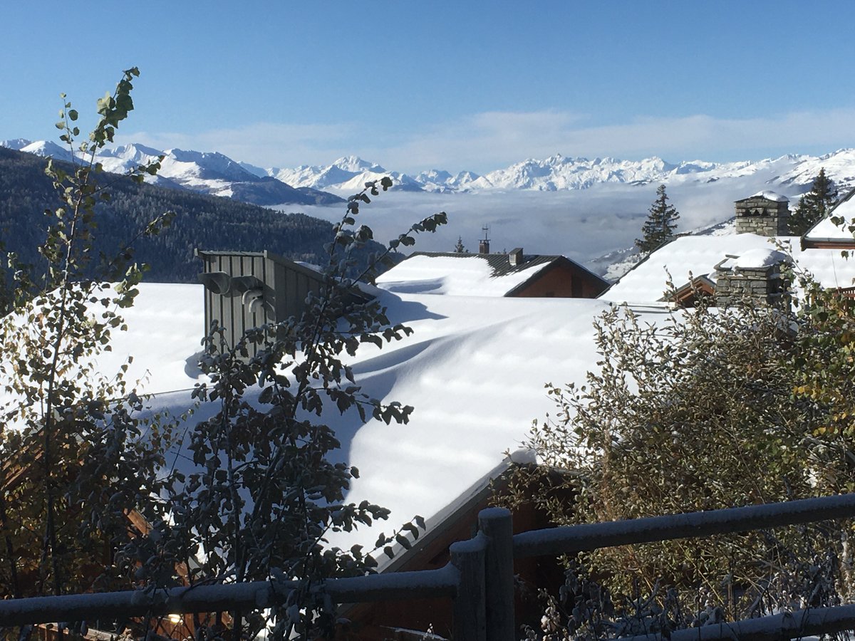 Fresh snow alert! La Rosière looking like it's ready to open TODAY!!! #larosiere #skiholidays #chaletholidays #readyforsnow