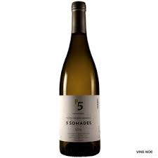 5 SOMADES
<a href="/dopladebages/">DO Pla de Bages</a> , <a href="/VideCastellgali/">Vinyes d Castellgalí</a> 
PICAPOLL
Fermentat en bota de roure francès i després d’un temps de criança dins la bótaamb un continuat batonatge esdevé un vi amb uns aromes subtils i ben entrelligats amb un pas per boca  estructurat i molt agradable.