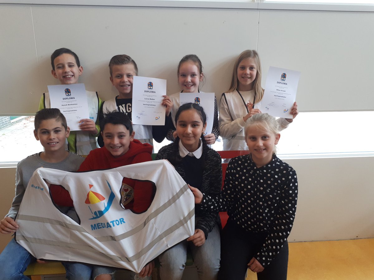 Obsdedraaimolen's tweet photo. Trots op onze nieuwe mediatoren! @VreedzameSchool https://t.co/2VX9SaRu5l