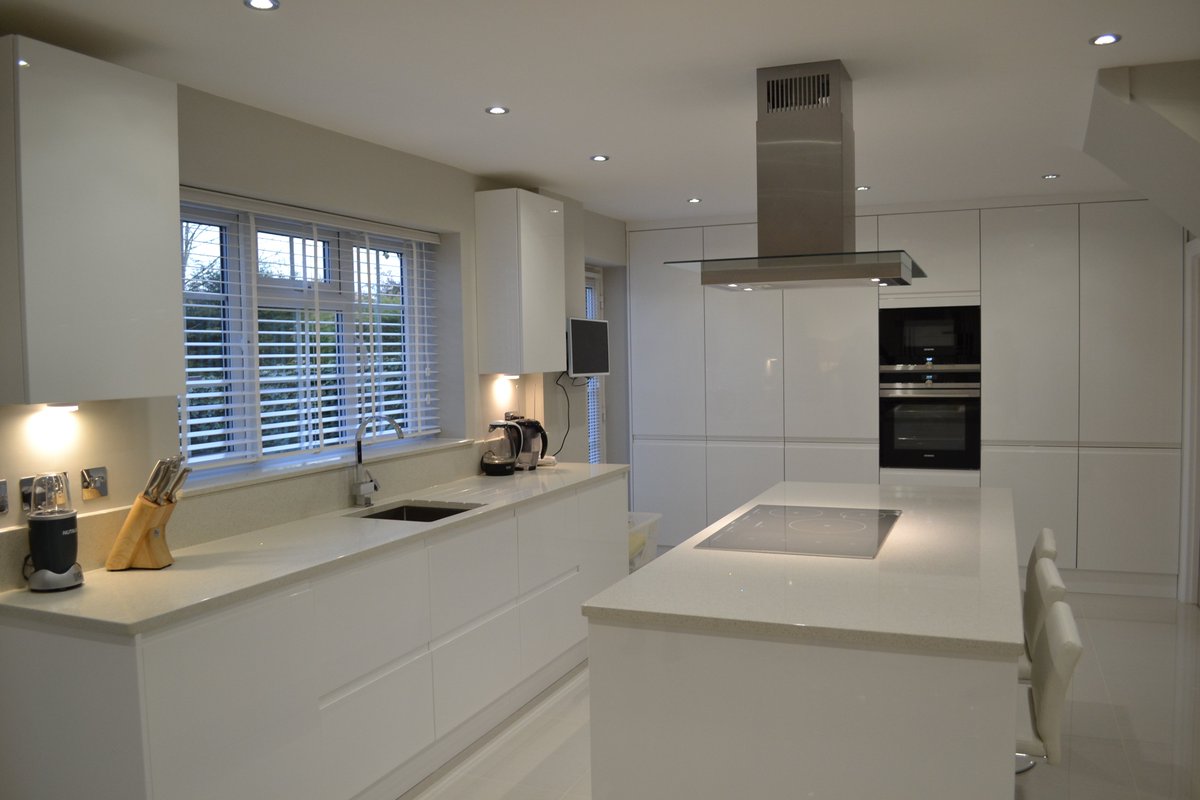 White never fails to give a kitchen design a timeless look.  #worktops #bromley #chislehurst #sanderstead #homeoffice #BeckBromFL #kitchens #westwickham #Croydon #Dreamkitchens #kitchendesign #Germankitchens #Beckenham #purley #whitekitchens #kitchendecor #bespokekitchens #sinks