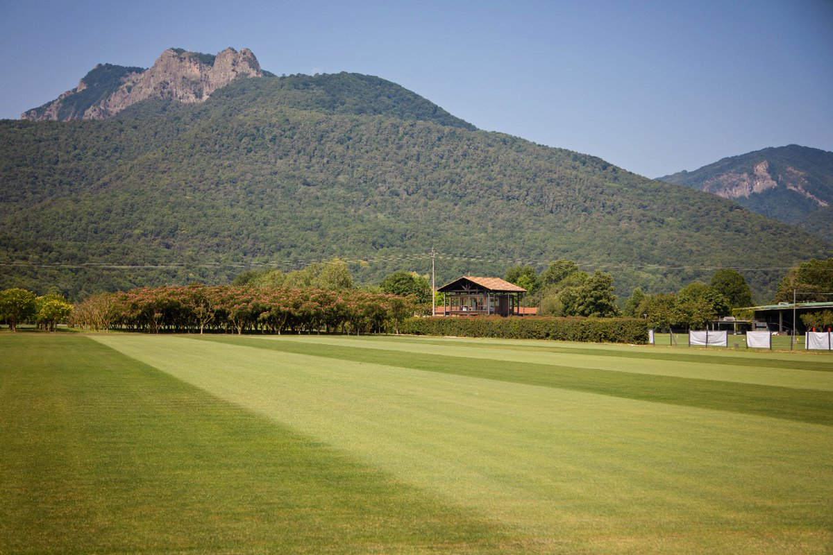 royalverd's tweet photo. Este es nuestro #productioncenter de césped natural e híbrido, situado en la Reserva Natural de la Zona Volcánica de La Garrotxa, en la provincia de Girona.📍
Gracias al clima mediterráneo, podemos cultivar nuestro producto en muy buenas condiciones.🌱
#Royalverd | #Turf https://t.co/MbRL94H6OG