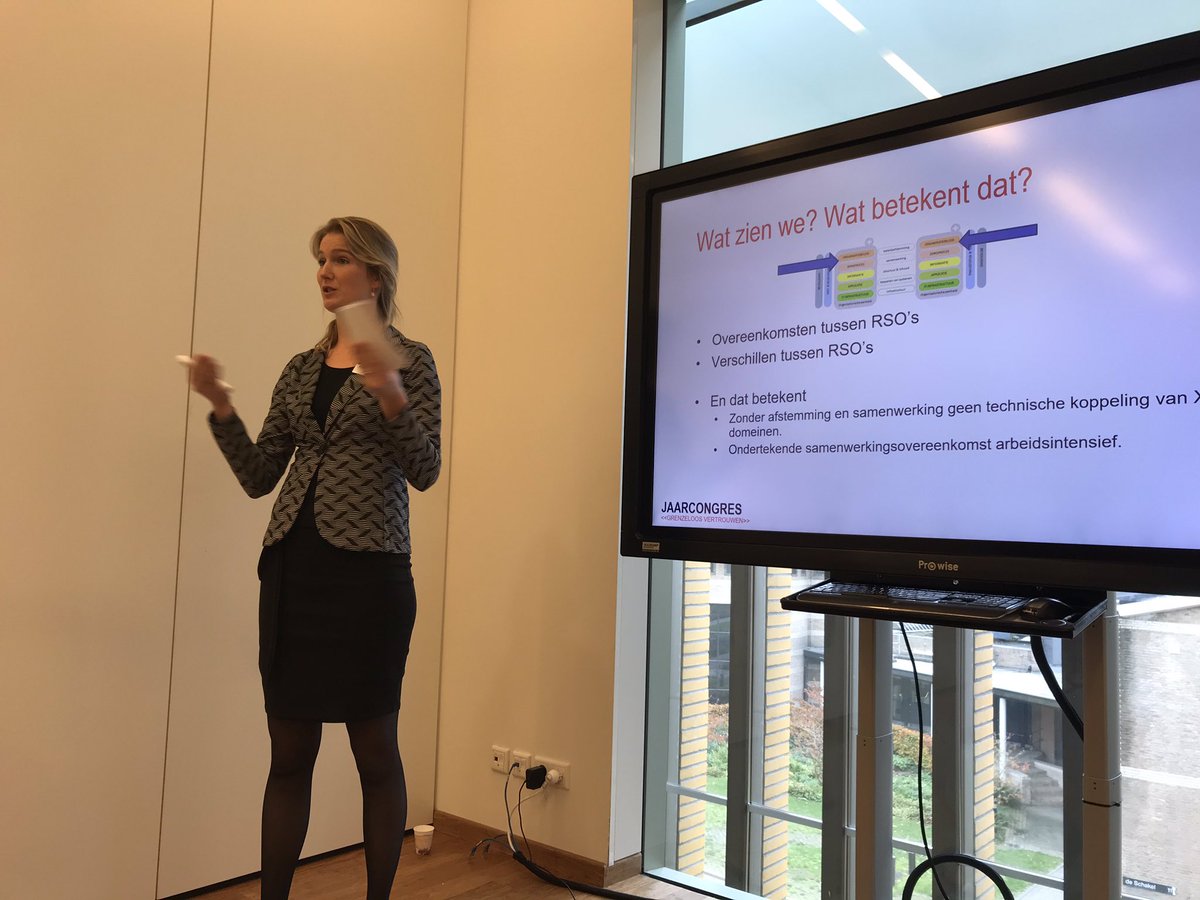 Betekenis over de grens: Lian aan t woord over ervaringen omtrent de realisatie v/d koppeling met @GerritDiensten Zonder afstemming en samenwerken geen technische koppeling mogelijk In lijn met de vorige presentatie: ga met elkaar in gesprek, wat betekent dit eigenlijk? #iherso19