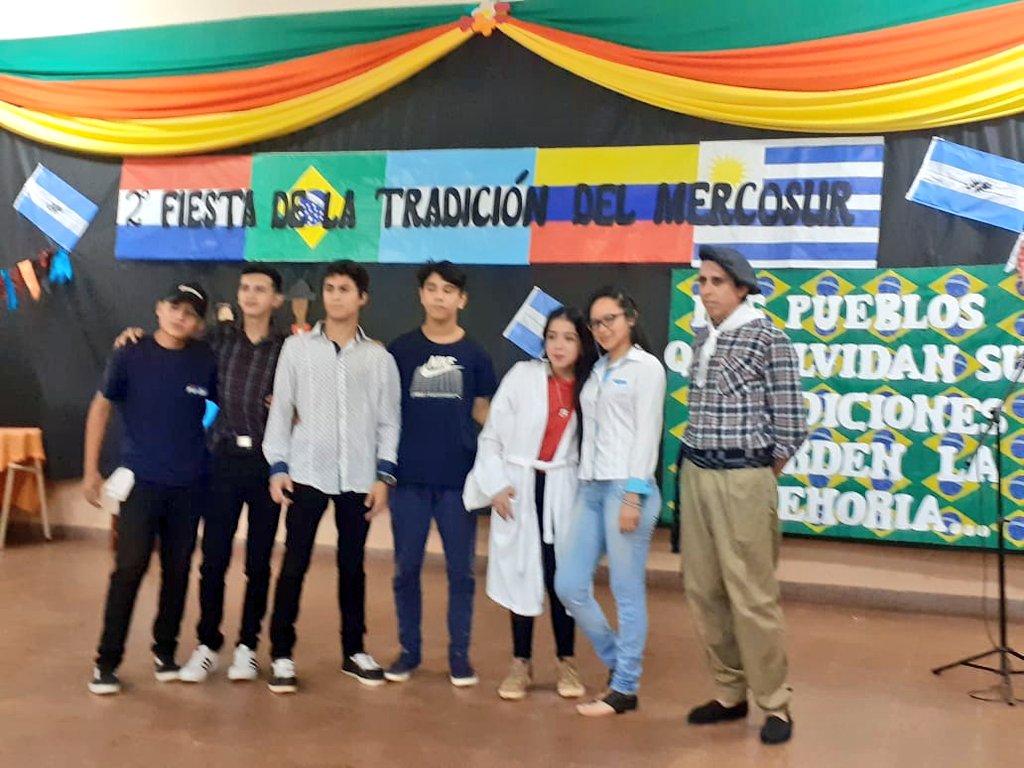 mariluleverberg's tweet photo. Hermosa, cálida y divertida #FiestadelaTradicion #CEP49, con exposición de excelentes trabajos.
#UDPM presente con sus delegados❤
#hayequipo
@udpm_misiones @ADOMIS_Misiones https://t.co/YO21JDoaPU