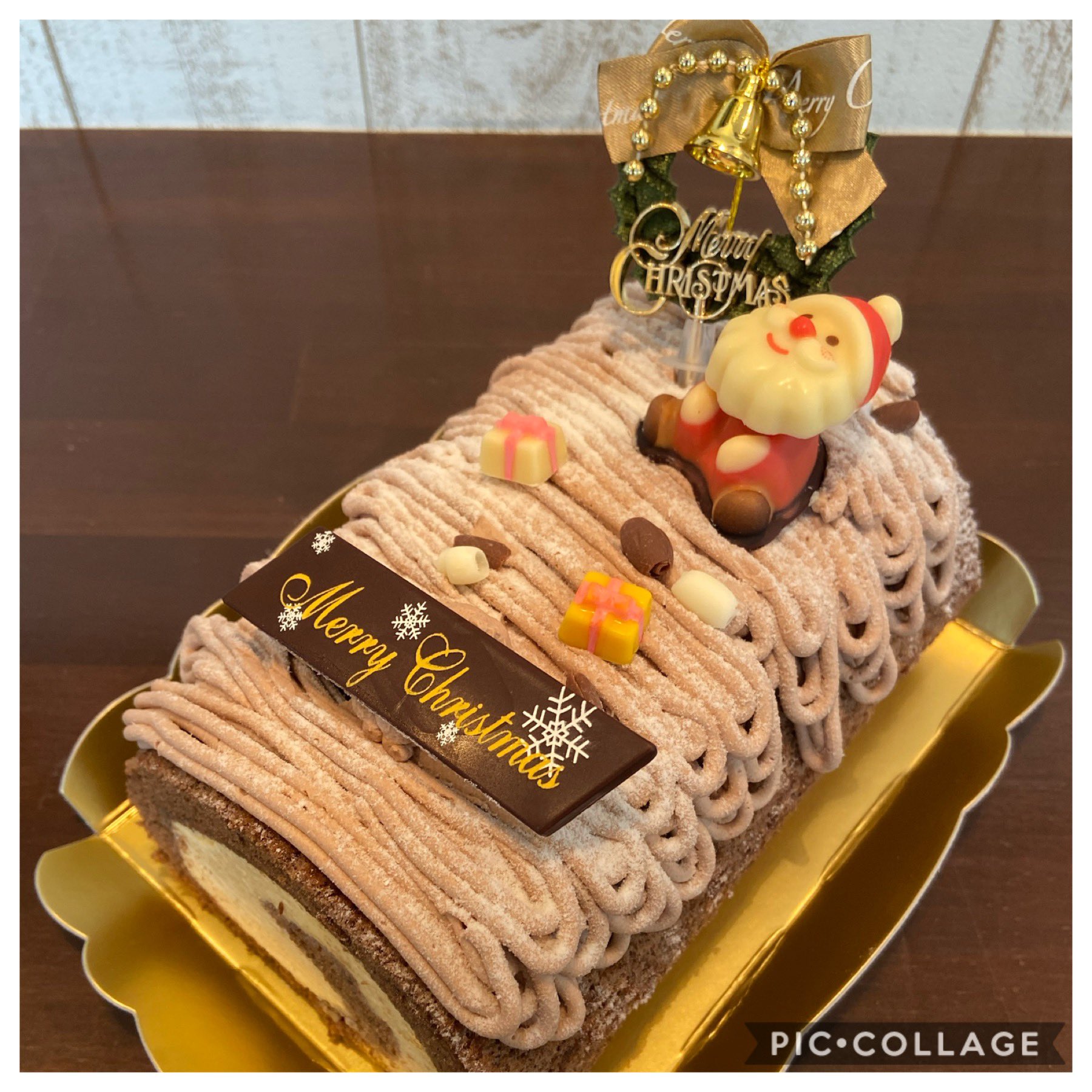 Cafe ポム على تويتر クリスマスケーキ 19 今年は砂糖菓子の飾りをやめてチョコレートの飾りにしました おいしいですよ ティラミスロール 限定15台 15cm 10cm 2 5名様用 3 000 ココアスポンジにマスカルポーネクリームを巻きました 上はチョコ生