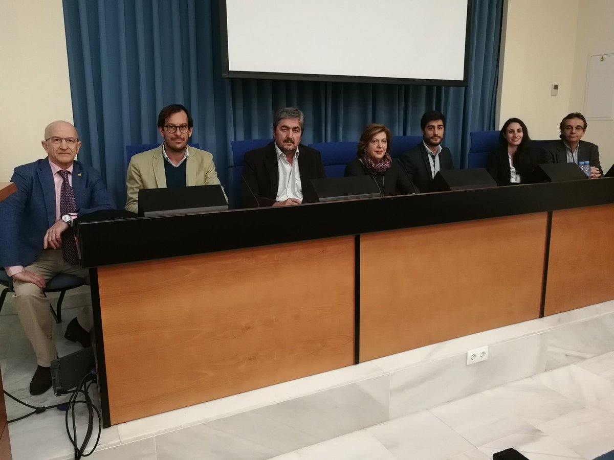 QuimicaUs's tweet photo. Comienza una nueva mesa redonda de la promoción del doctorado Industrial de @PDQuimicaUS de @Unisevilla en @QuimicaUs , hoy Sinergias Universidad-Empresa en Investigación Aplicada, sector petroquímico con la participación de @Cepsa_ES https://t.co/kFkyYk9o5K