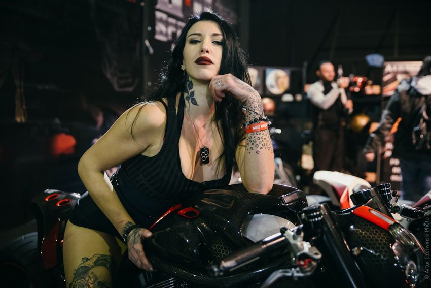 EndsCuoio's tweet photo. Prontissimi per l'Eternal City Motorcycle Custom Show!
If any of you guys is in Rome this weekend, do not miss out on this! #Roma #Rome #motorcyle #customshow #custom #bikergirl #bikerchick #harleydavidson #indianmotorcycle #FridayVibes #weekendvibes #WeekendWanderlust https://t.co/jWuhSKQ6eW