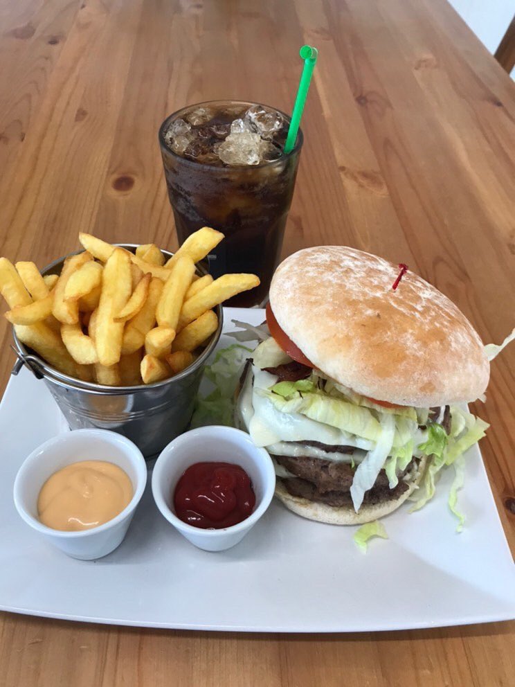 no1sweetcafe's tweet photo. Stuck for lunch ideas pop down to see us at the sweet café.We will be happy to help you we have a lots to offer on our menu😃#sweetcafe #hampton #kingstonuniversity #teddington #lunch #tw12 #tw11 #hamptoncourt #hungry https://t.co/xgCV5nQOrh