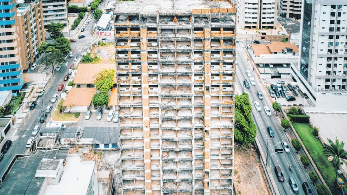 bombeirosce's tweet photo. Capital tem 17 vezes mais registros de risco de desabamento após Edifício Andrea https://t.co/WIeXe4WAUg https://t.co/E4WvFxJ75C